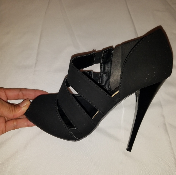Qupid size 6 black heels (New) - Picture 6 of 6